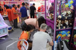 How to Buy a Arcade Claw Machine?