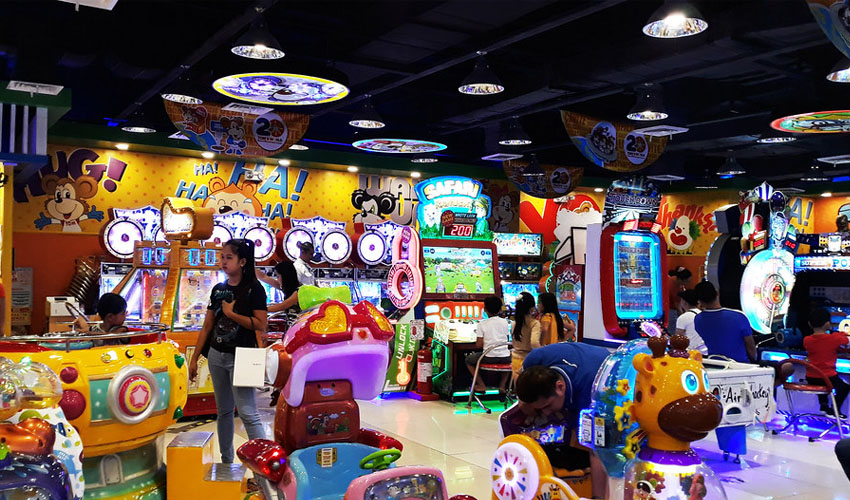 Tom's world amusement arcade 1