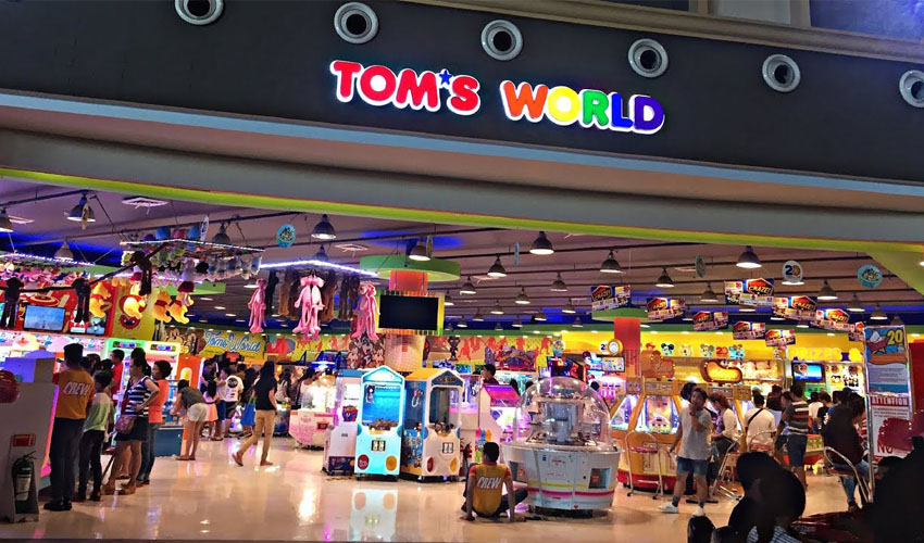 Tom's world amusement arcade